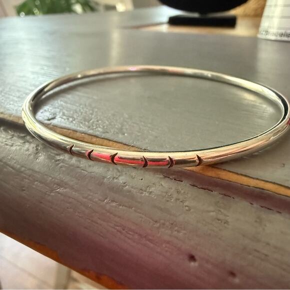 925 Etched Sterling Silver Bangle Bracelet - Picture 8 of 9